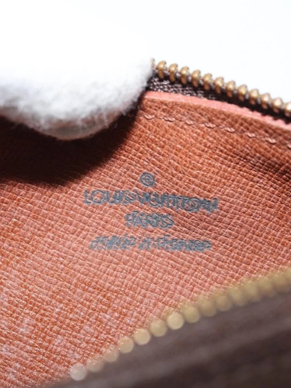 LOUIS VUITTON Monogram Papillon Pouch LV Auth 171476V - Picture 10 of 16